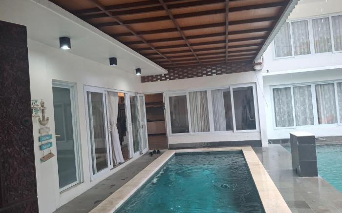 Queen Villa Jimbaran by Novita