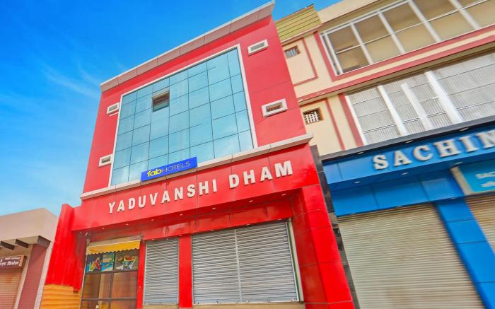 FabHotel Yadhuvanshi Dhaam
