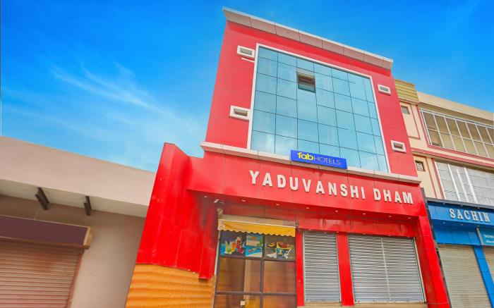 FabHotel Yadhuvanshi Dhaam