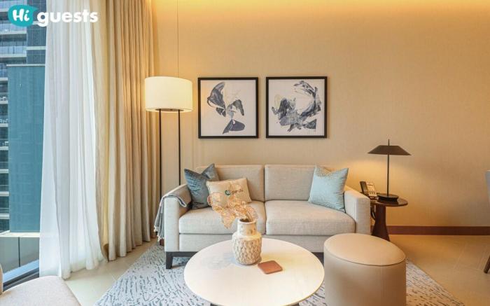 Sky-High Experience Luxe Living on the 24th Floor