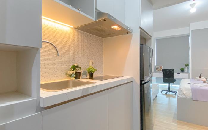 Warm Studio at Tifolia Apartment By Travelio