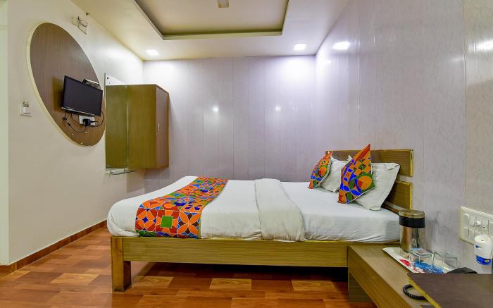 FabExpress Relax Inn