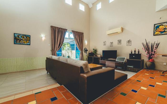 Batu Pahat Santalia Villa 4BR 12pax Private Pool
