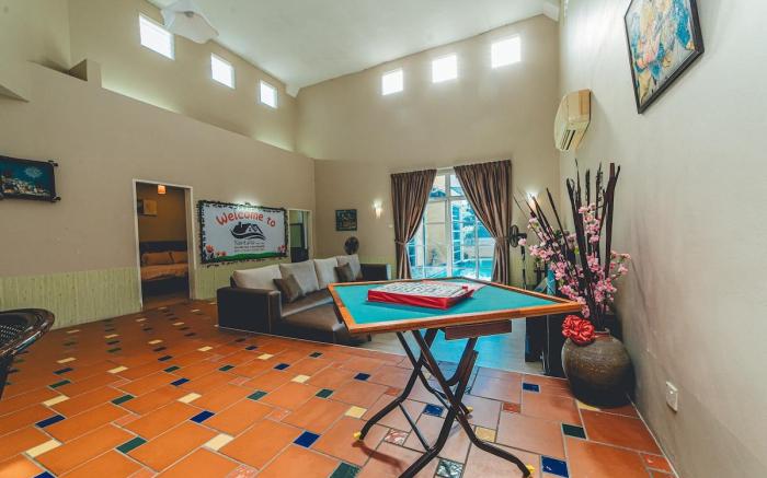 Batu Pahat Santalia Villa 4BR 12pax Private Pool