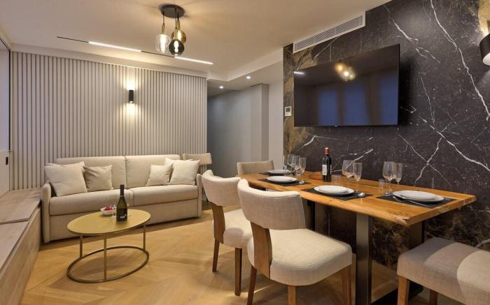 Superb AC Apartment  Champs de Mars Eiffel Tower