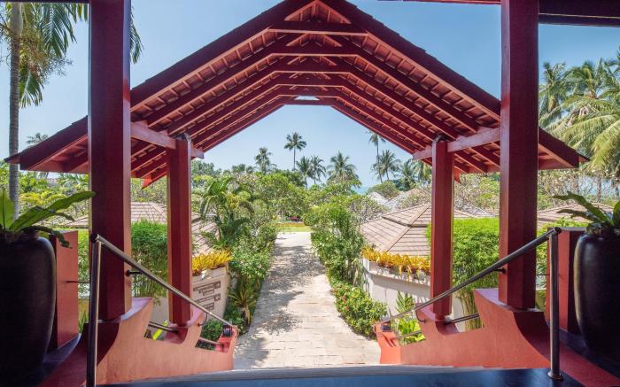 The Sunset Beach Resort & Spa Taling Ngam