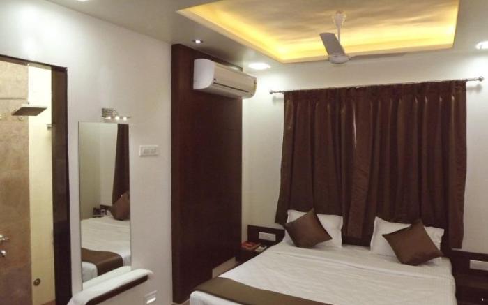 Ranjanas Hotel