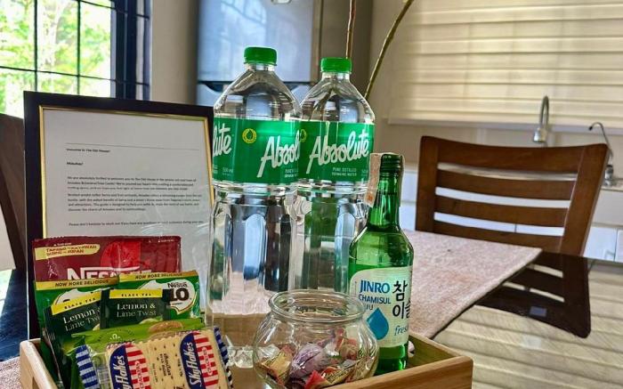 Entire Home - near Tagaytay - The Osh House