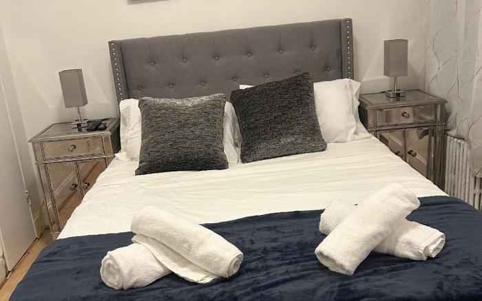 Cute convenient clean  Brooklyn Apt    
