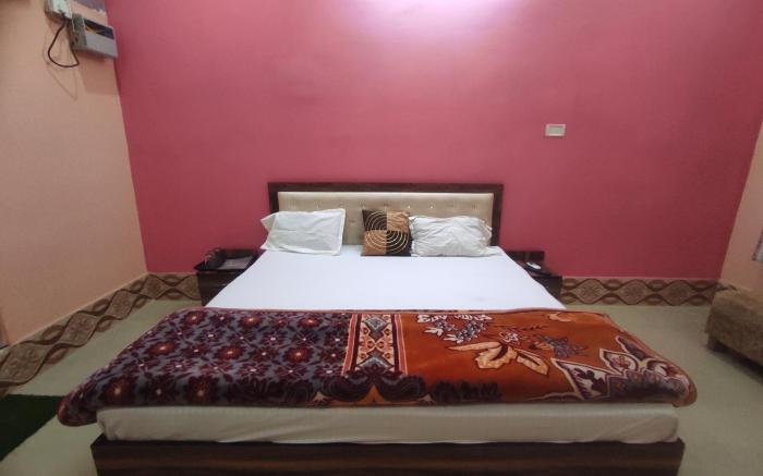 Hotel Sahu Inn  Ayodhya 6.2km from Shri Ram Temple