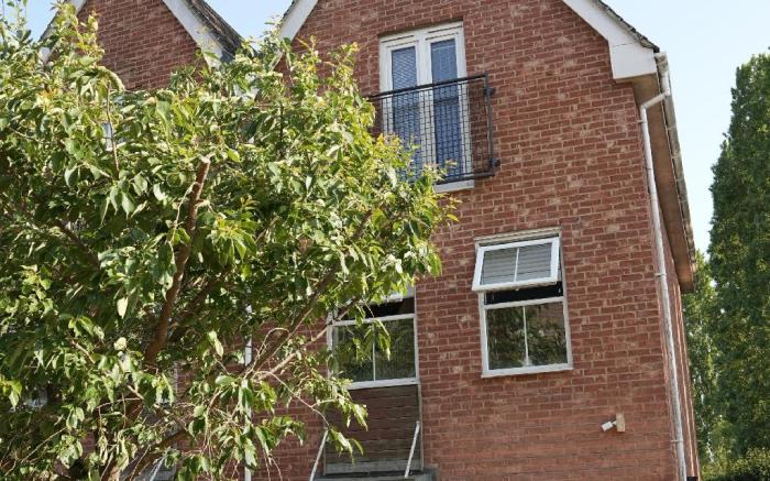 Town Centre spacious 4 bed town house