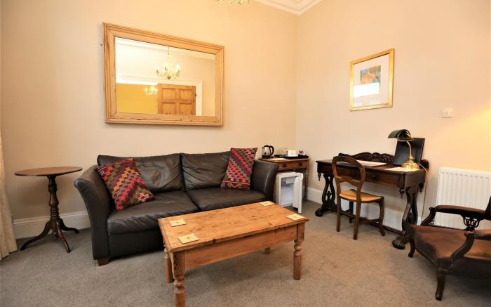 Ascot House Hotel