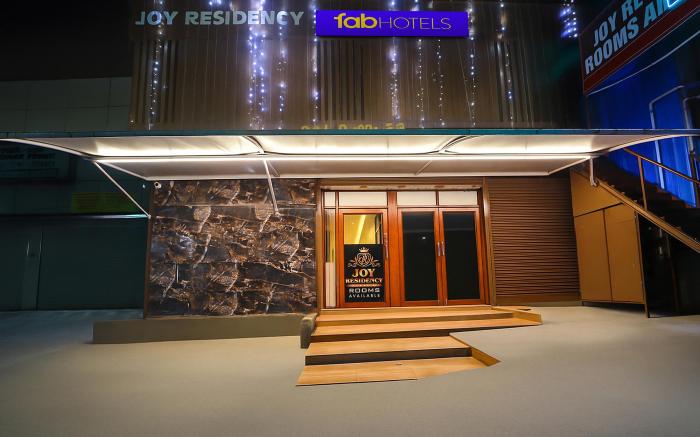 FabHotel Joy Residency