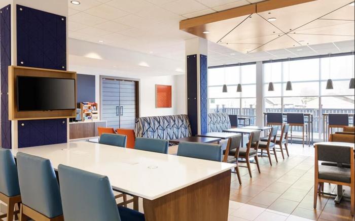 Holiday Inn Express & Suites Nacogdoches Southwest