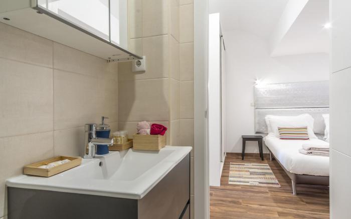LV Premier AM2- terrace, view, AC, elevator, BBQ