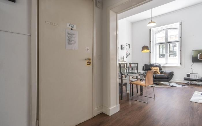 LV Premier Chiado CH4- Spacious, Central, Elevator
