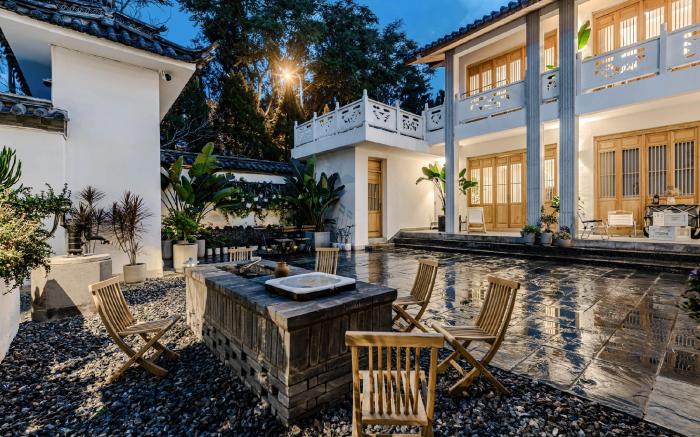 溪境4居·青瓦阁楼·古城中心·立邦天鹅绒墙面·巨幕投影·超大客厅·烧烤+机麻·智能马桶音响·可做饭