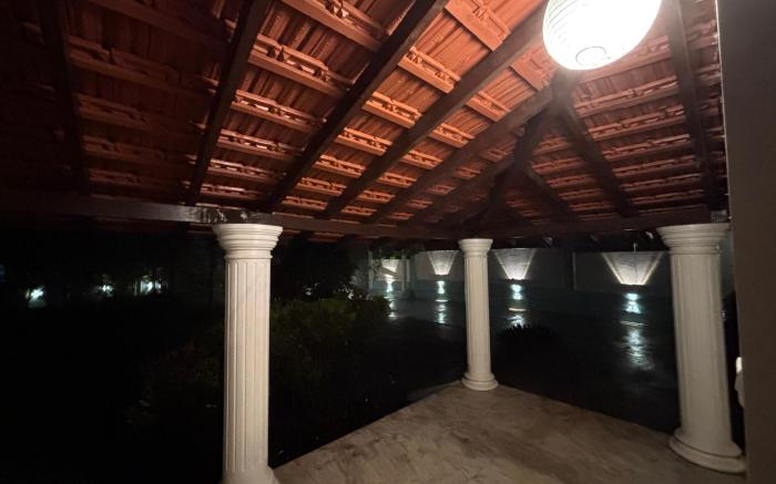 Hilltop nest cozy Villa with hill and forest view