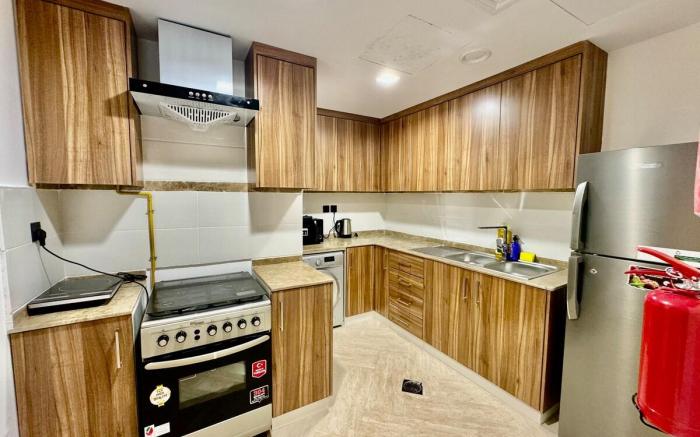 Deira: 5* star bld. Family area.