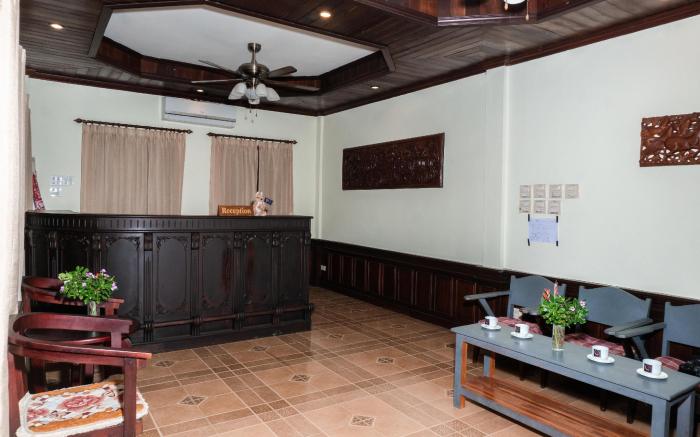 Y Not Lao Villa