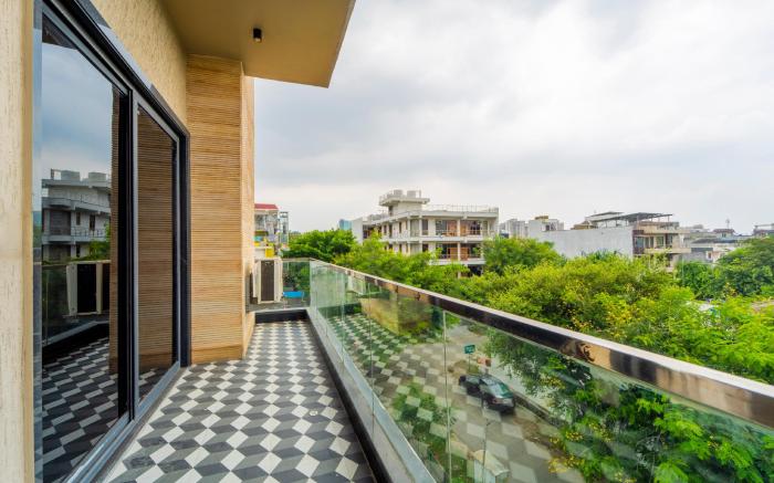 Treebo Raahgir Suites