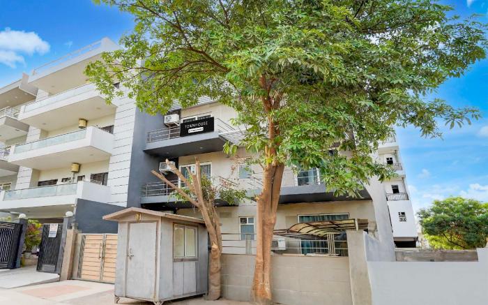 Collection O Sector 53 Golf Course Road