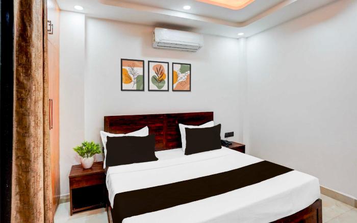 Collection O Sector 143B Noida