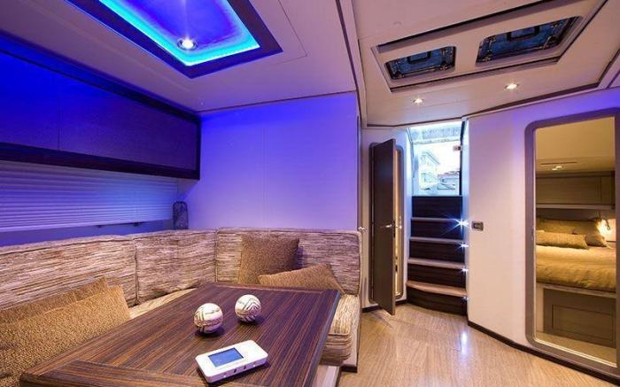 Yacht 55′VIP|Sleep on the Sea Below Mount Vesuvius