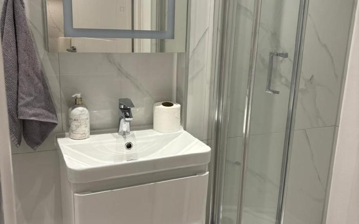 Cozy Luxe Studio Near Hyde Park