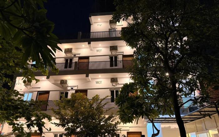 Flying Dutchman Hostel