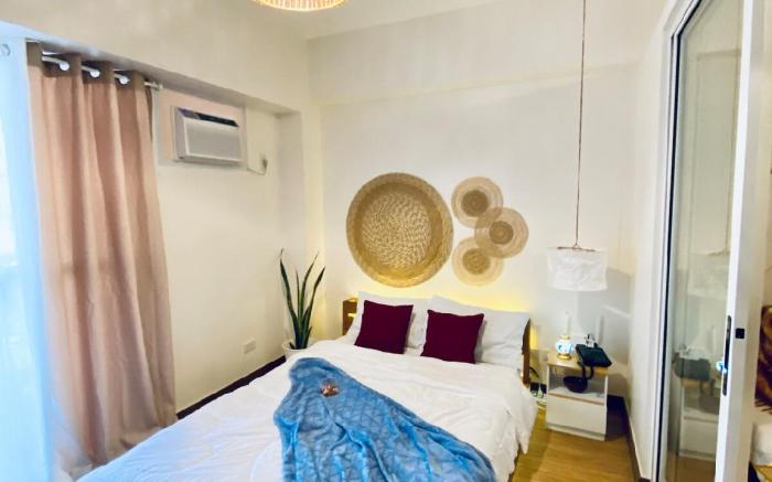 Den and Then: Sky Lounge, Pet friendly, Pool