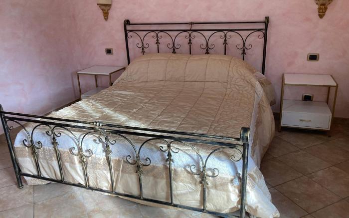 Charming Villa in Velletri, Italy - Perfect for a Relaxing Getaway
