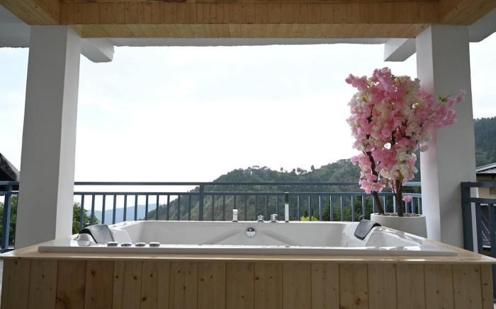 Nuri by the Hills Jacuzzi Retreat 2