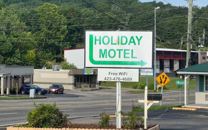 Holiday Motel by Belvilla Cleveland, TN