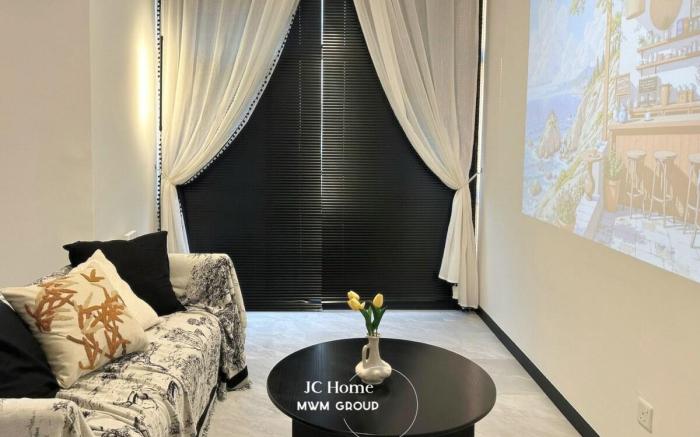 Black&White | You’re limited edition