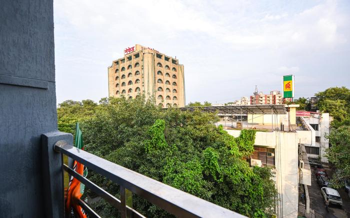 FabHotel Hari Nagar Ashram