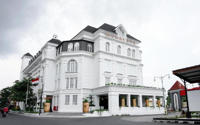 MAHALAYA The Legacy Hotel