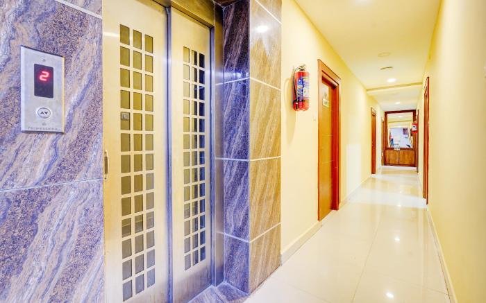 Collection O Vadapalani Metro Pineapple GuestHouse