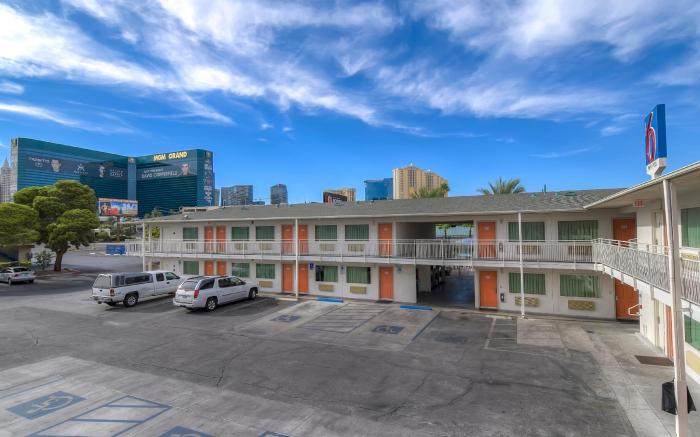 Capital O Tropicana Ave Casino & Hotel Vegas