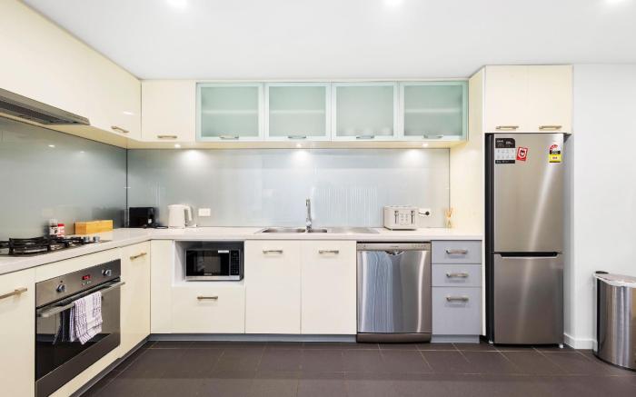 Beaufort Street 1BDR + Parking