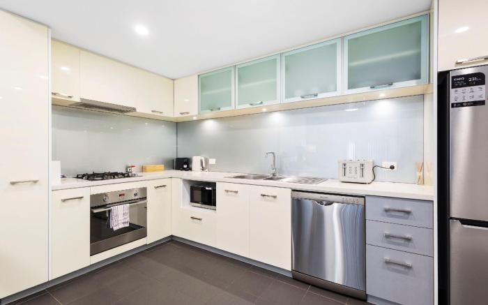 Beaufort Street 1BDR + Parking