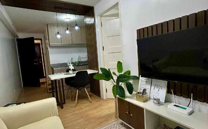 Davao Getaway ~ Pool & Balcony