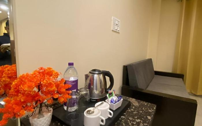 Around stays-Hotel Foothill, Tapovan