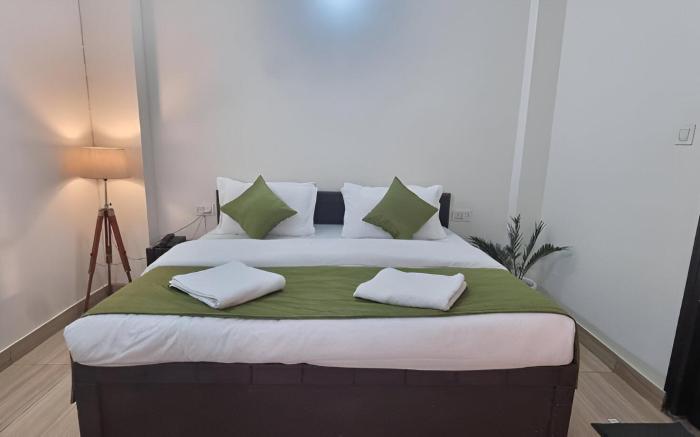 Around stays-Hotel Foothill, Tapovan