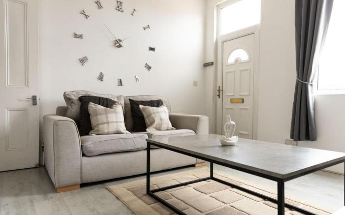 2 bedroom Cossy Detached Property