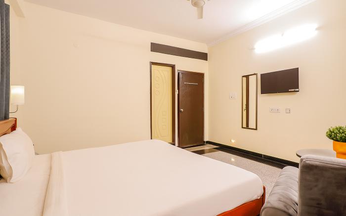Hotel Urban Eminence Banjara Hills