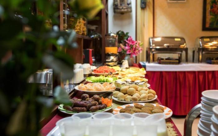 Saparis Station Hostel & Travel