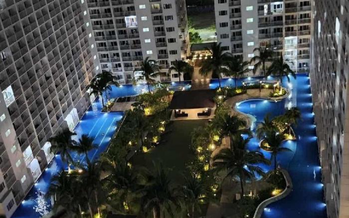 2BR Unit in Shore residences Near NAIA