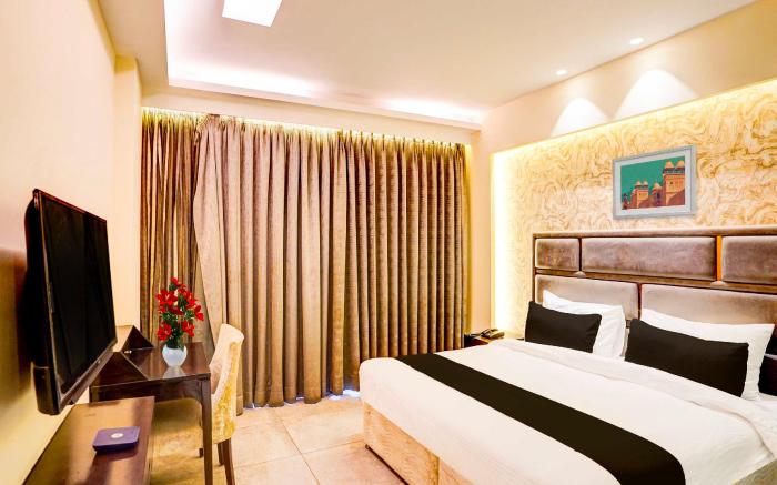 Townhouse Oak Pitampura West Enclave