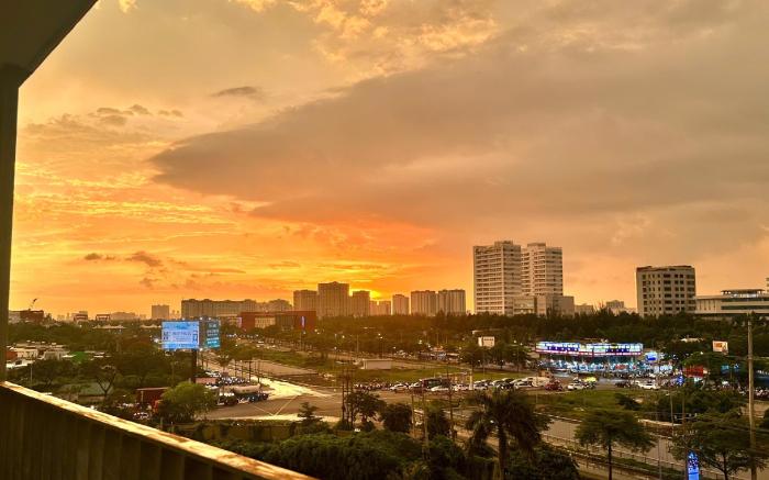Nice view,modern decor, netflix, movie projector